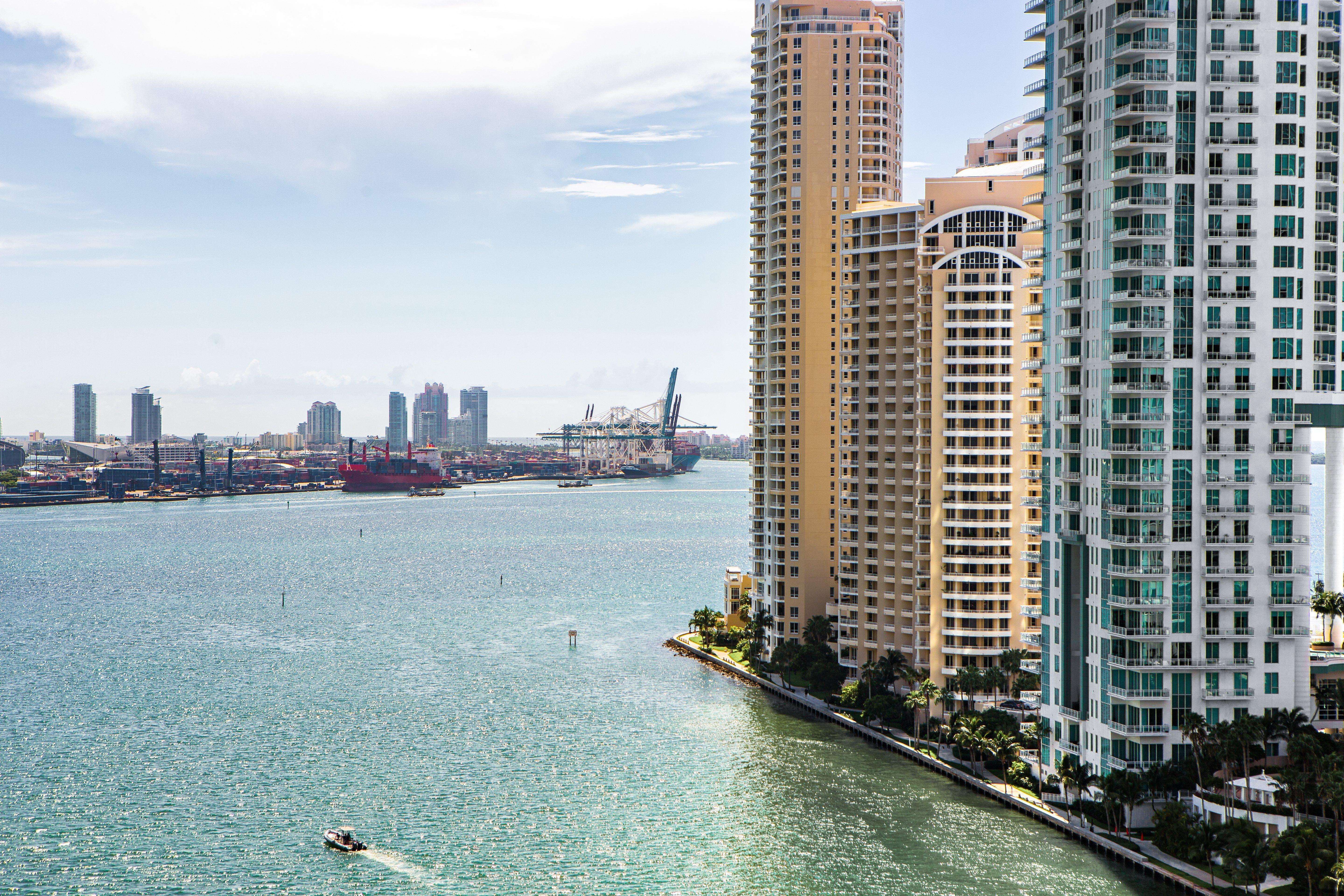 Kimpton Epic Hotel By Ihg Miami Exteriér fotografie View of San Diego from the Marina district
